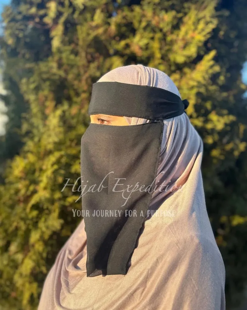 النقاب الملكي القصير بربطة مريحة💯